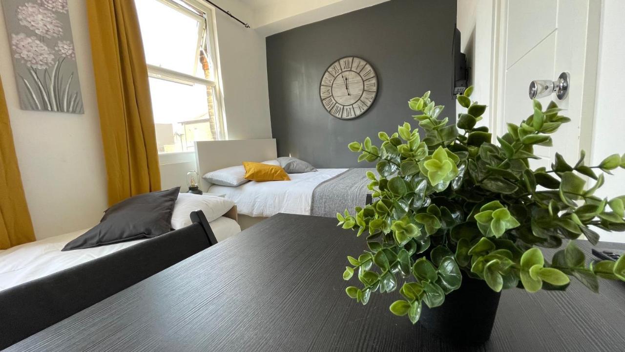 Lovely Studio Flat In The Heart Of Holloway. London Kültér fotó